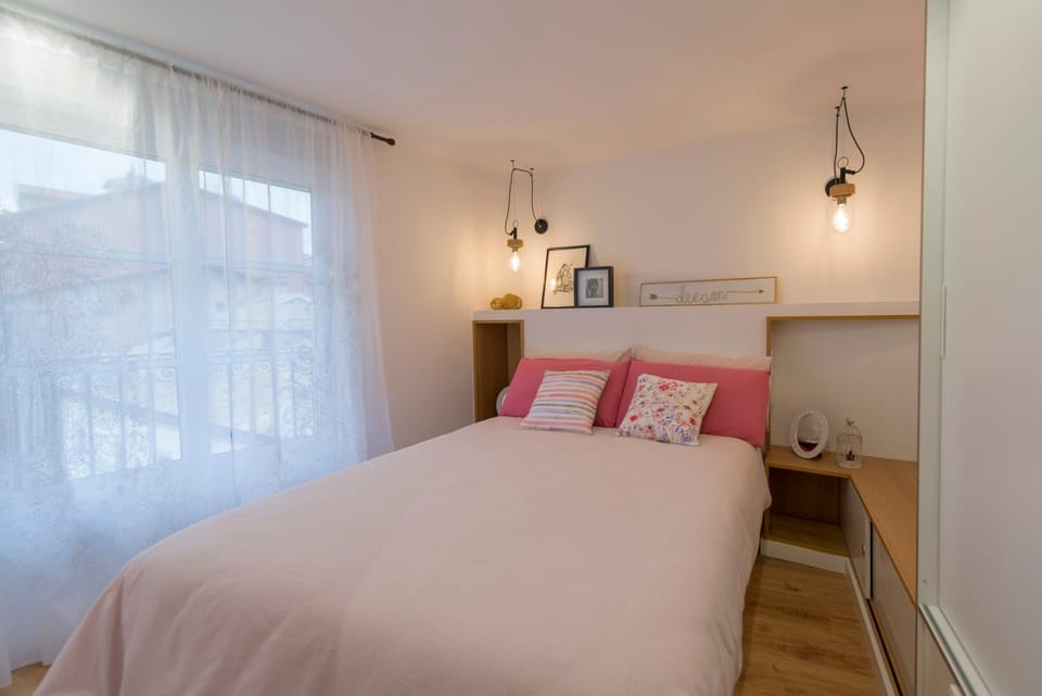 Decorative detail, Bedroom