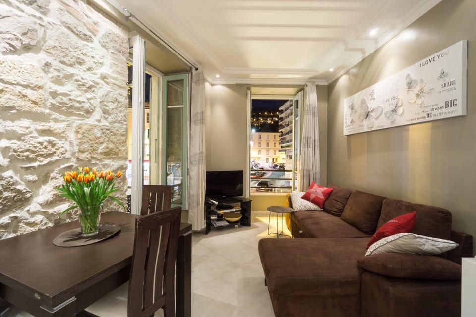 Night, Living room, Seating area, Dining area, Autumn, On site, Street view