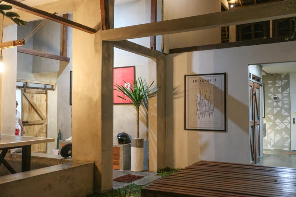 Communal lounge/ TV room, Lobby or reception