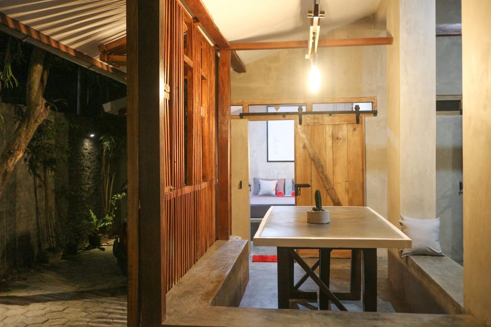 Facade/entrance, Living room, Dining area