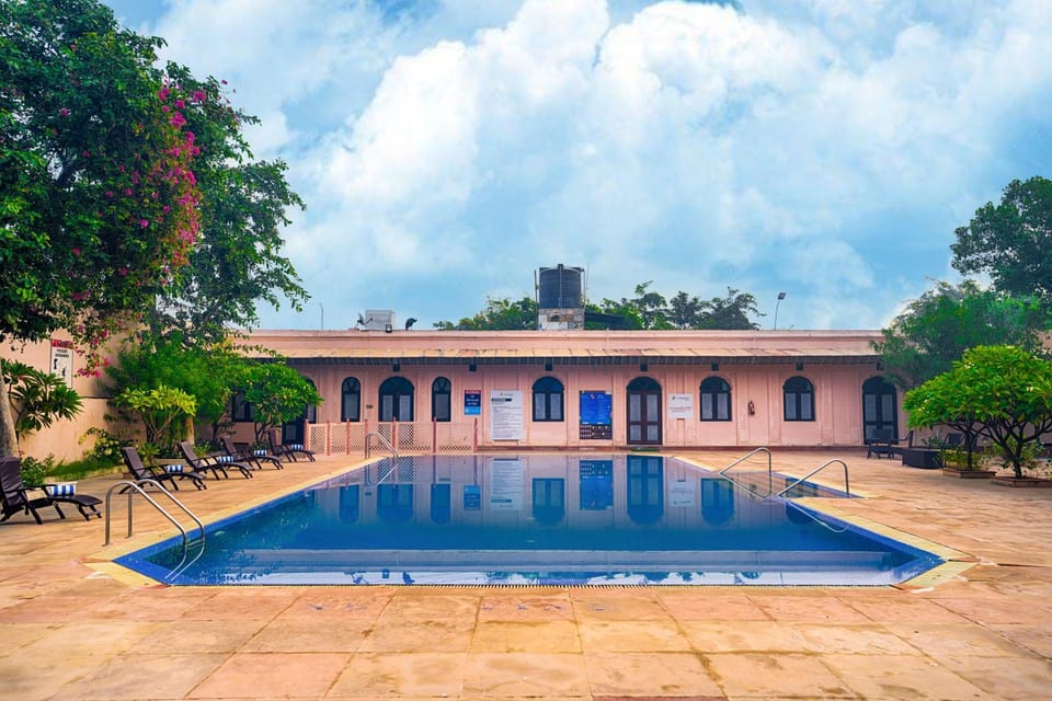 Swimming pool