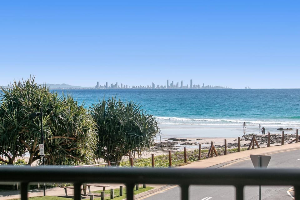 Pacific View Unit 3 Apartment in Tweed Heads