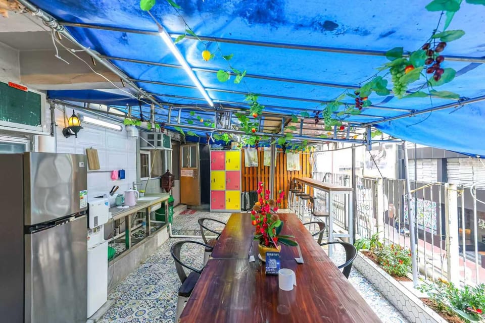 Tong Luo Wan Hostel Bed and Breakfast in Hong Kong