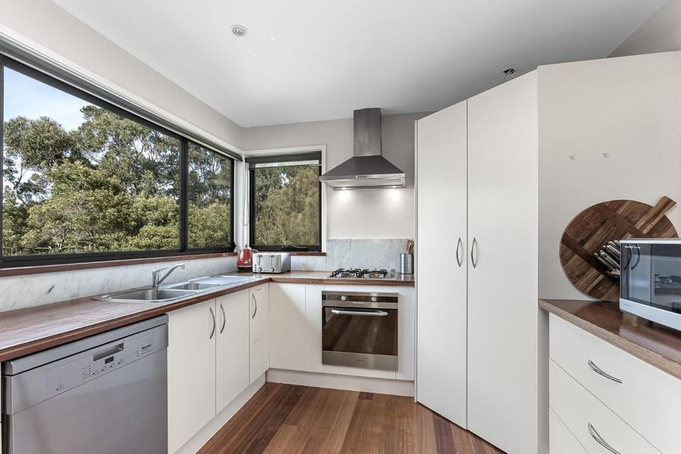Sanctuary House House in Wye River