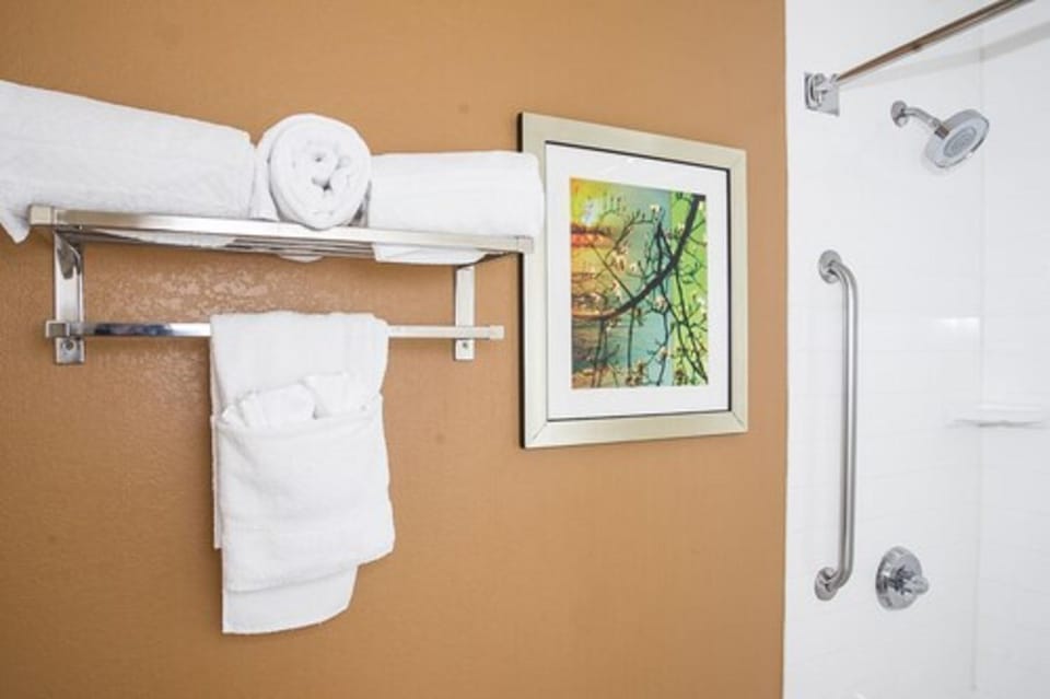 Shower, Bathroom, towels