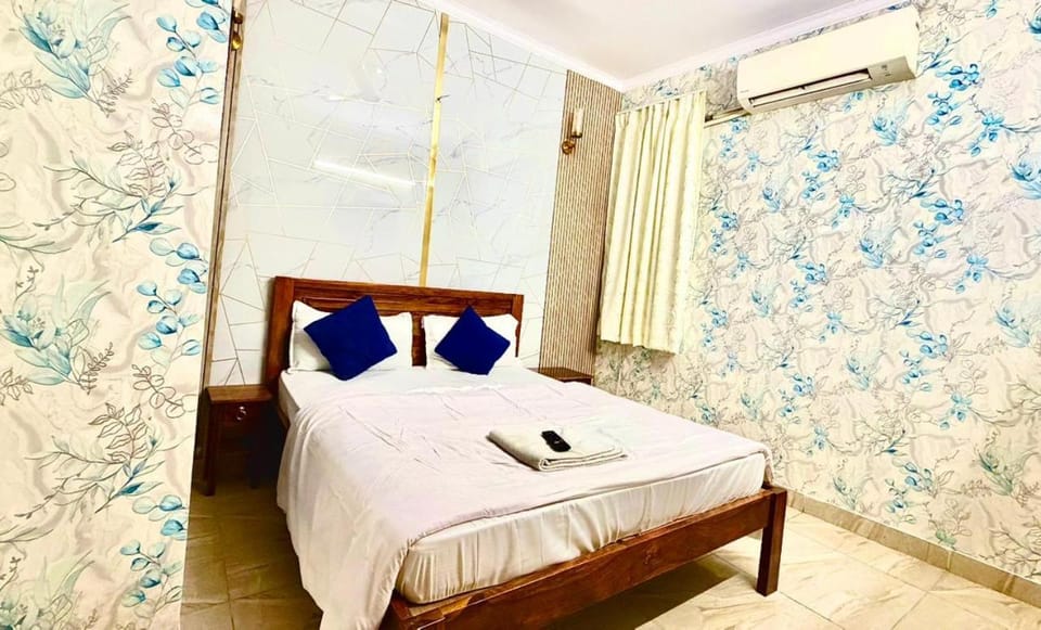 The Raveesh E24 - 2BHK Serviced Apartment Vacation rental in New Delhi