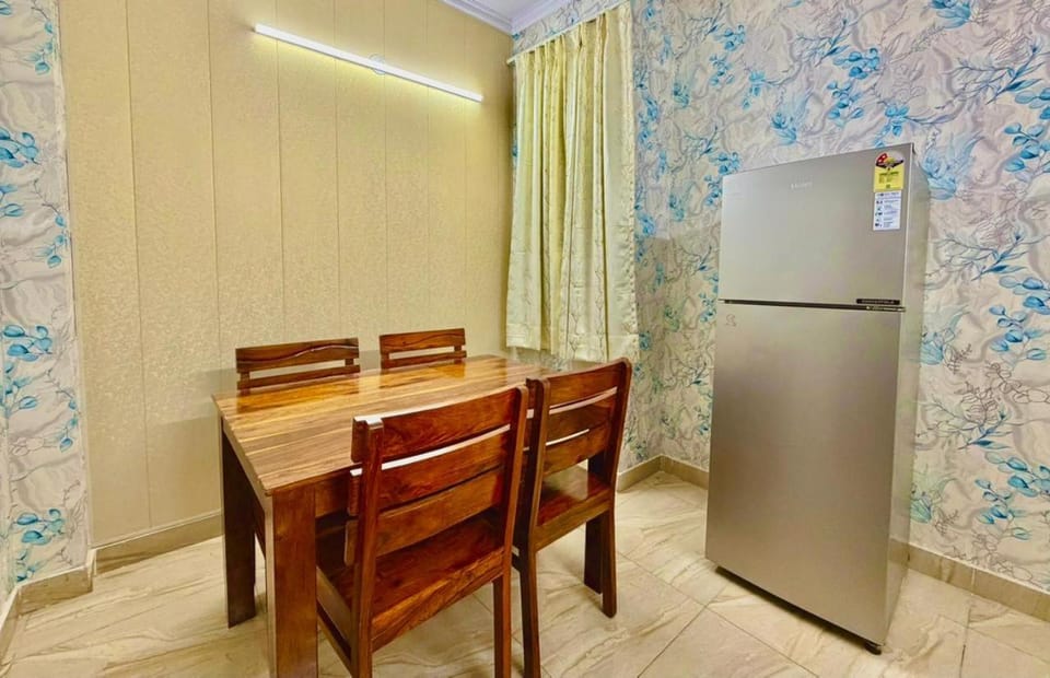 The Raveesh E24 - 2BHK Serviced Apartment Vacation rental in New Delhi