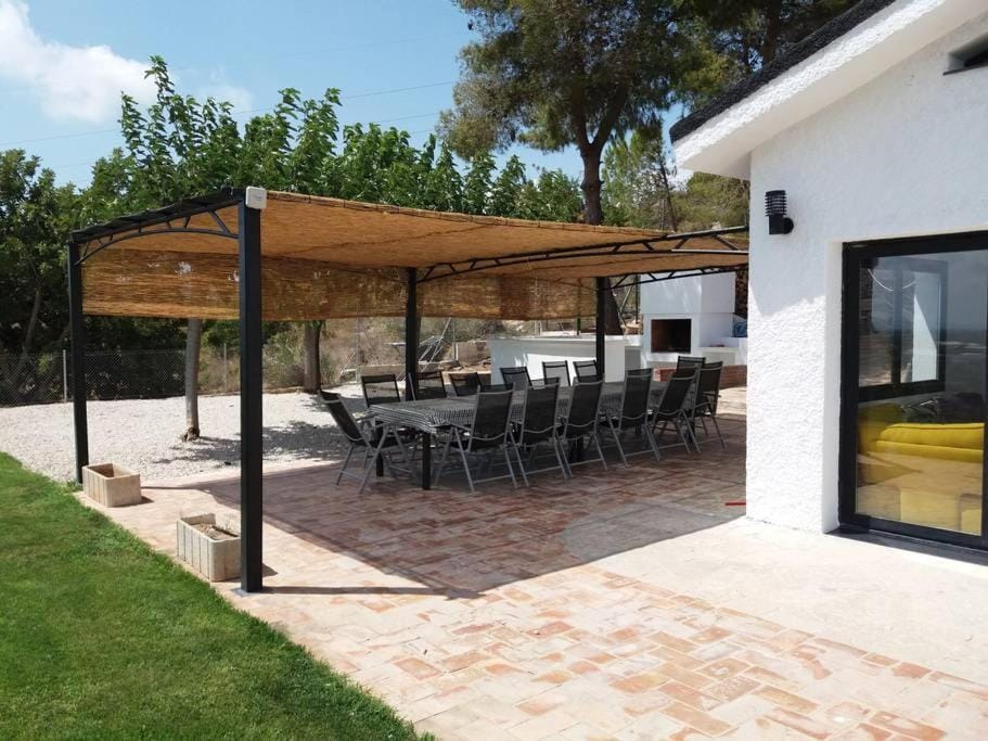 BBQ facilities, Garden, Balcony/Terrace