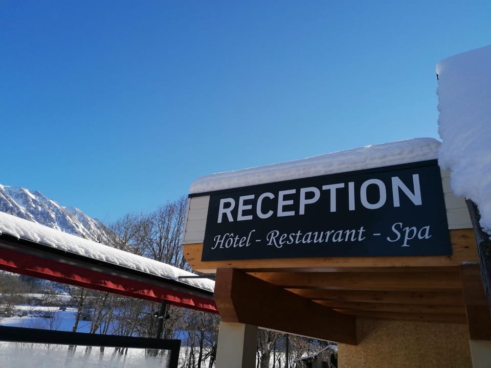 Property building, Restaurant/places to eat, Facade/entrance, Lobby or reception, Breakfast