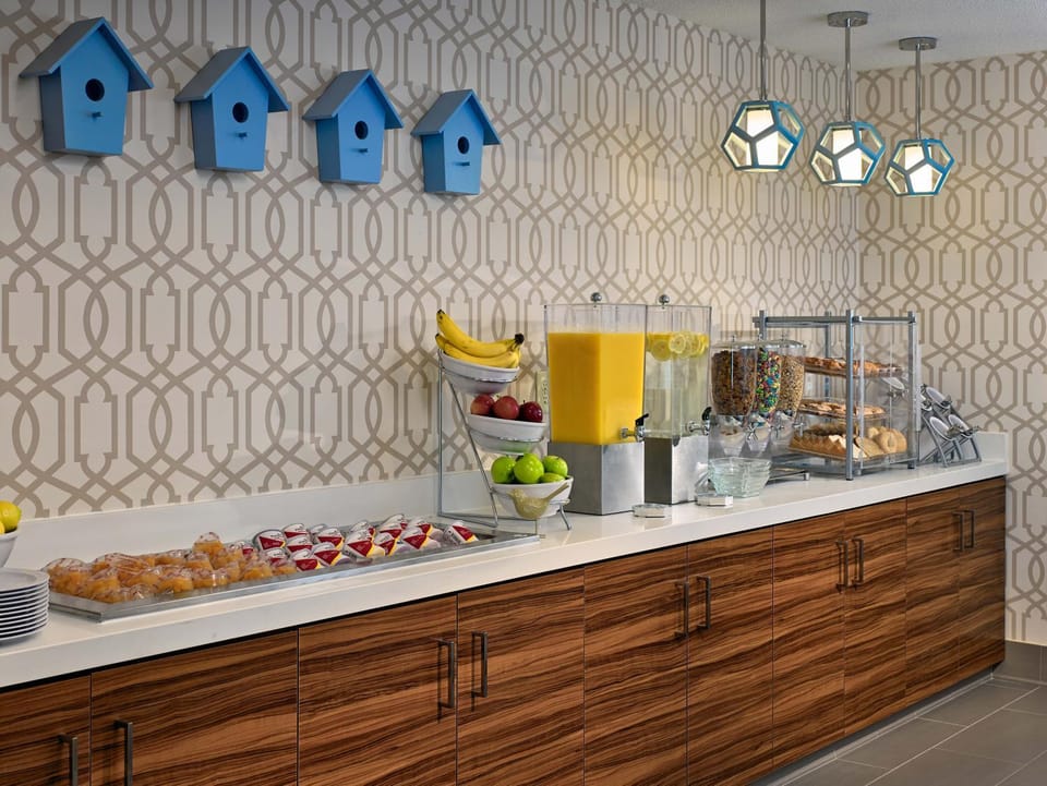 Restaurant/places to eat, Dining area, Breakfast, Buffet breakfast