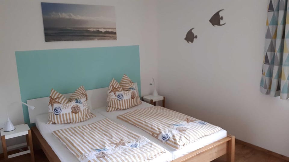 Bed, Decorative detail, Bedroom