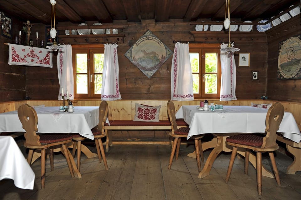 Restaurant/places to eat