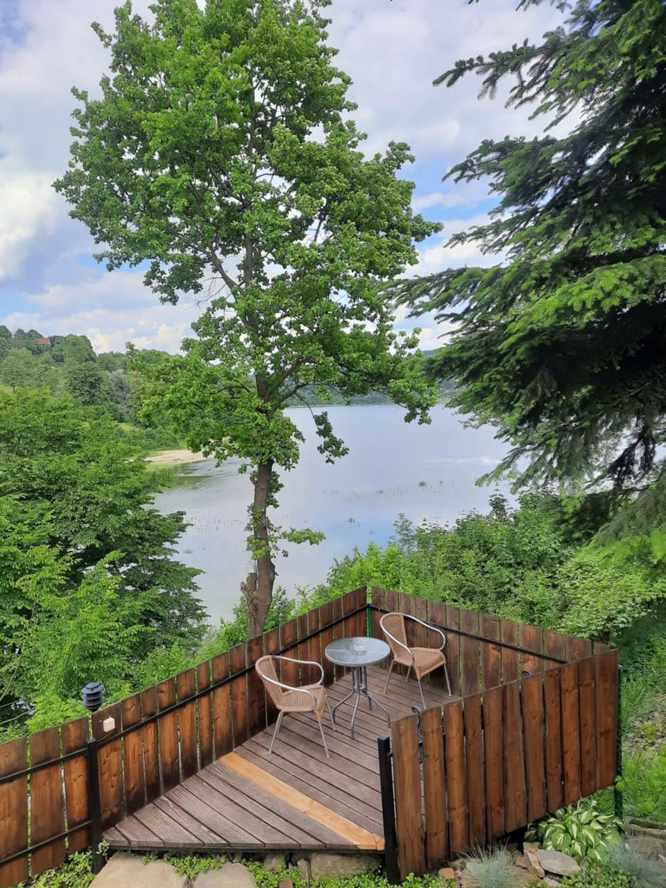 Pokoje Na Skale nad Jeziorem Solińskim 691-363-701 Bed and Breakfast in Slovakia