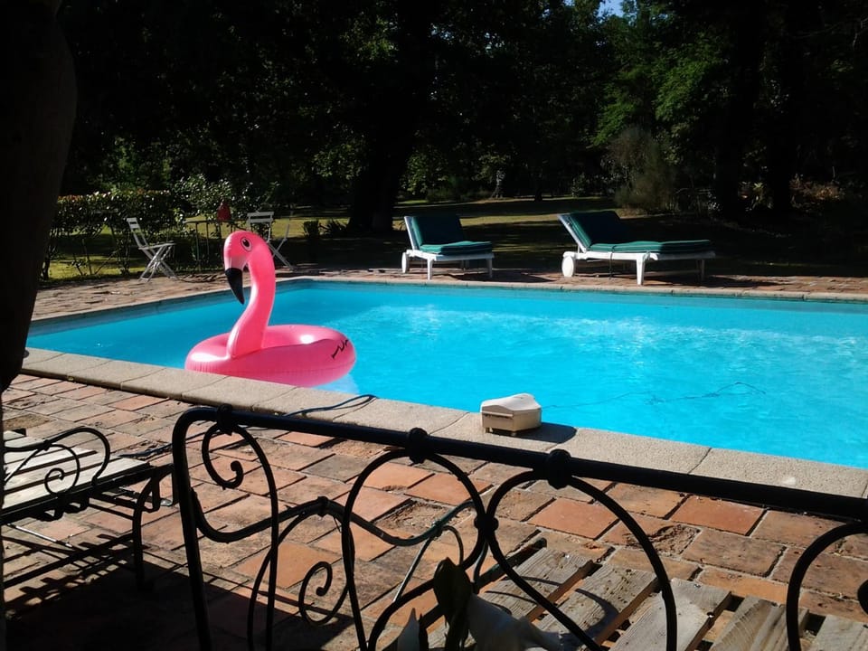 Les Hotes Des Guillemets Bed and Breakfast in Nouvelle-Aquitaine