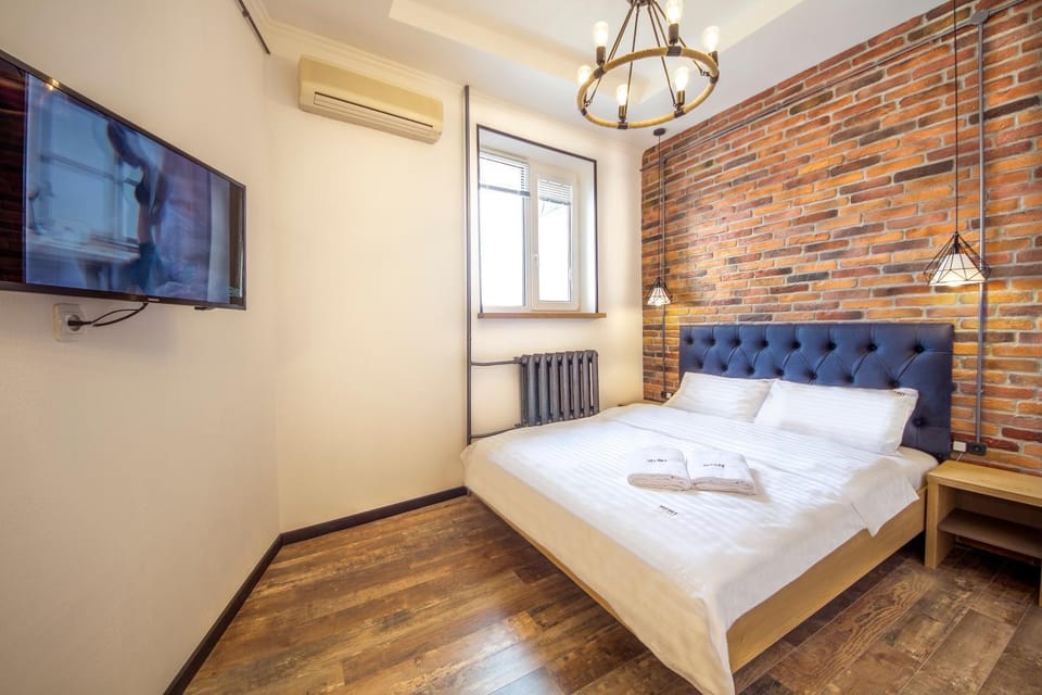 Bed, TV and multimedia