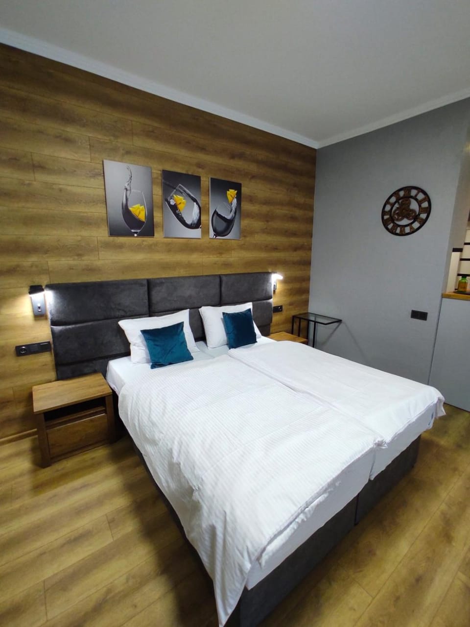 Bed, Photo of the whole room