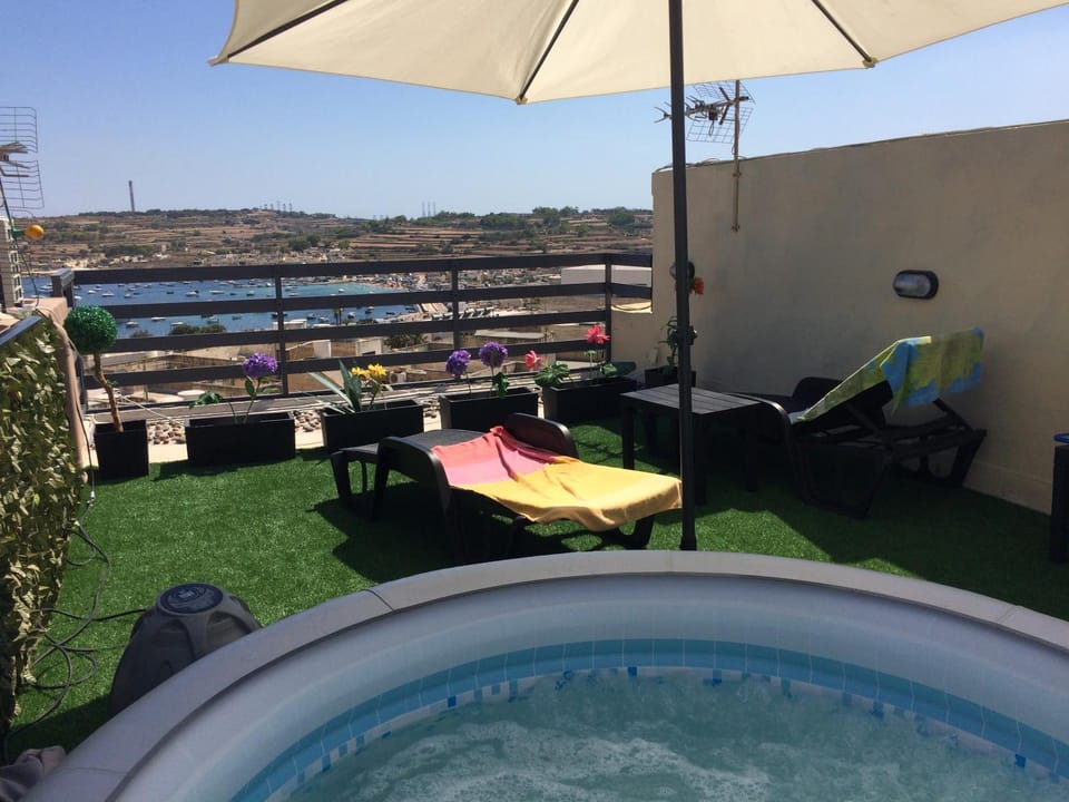 Summer, On site