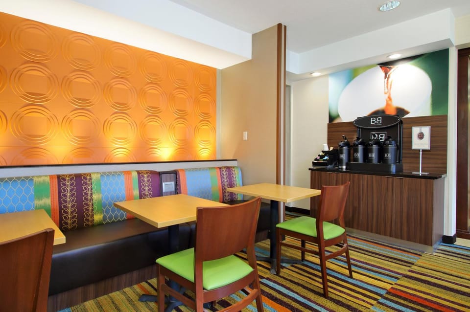 Dining area, Breakfast