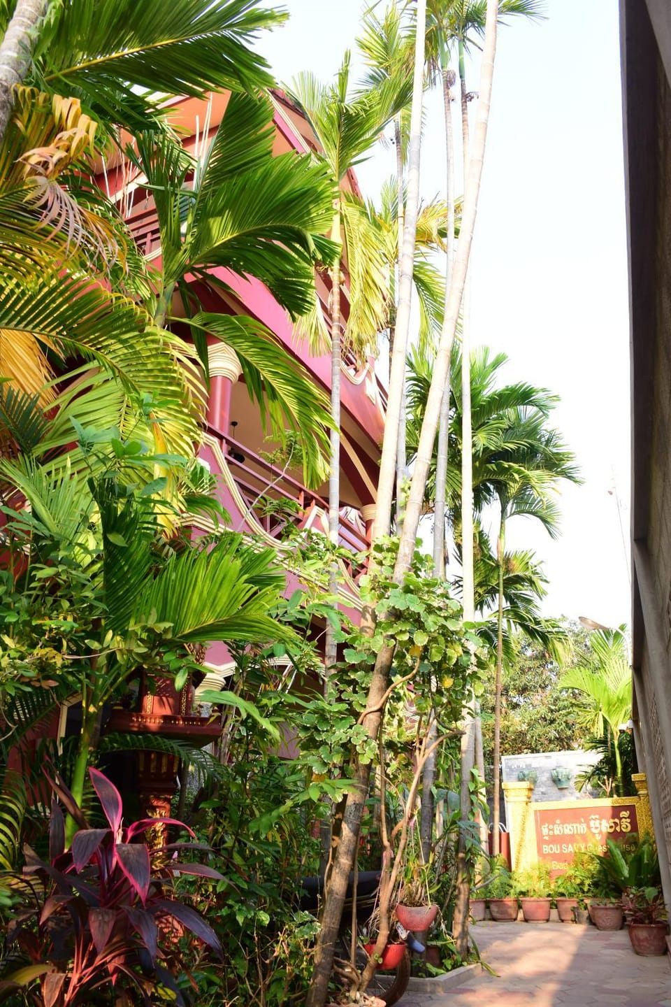 Facade/entrance