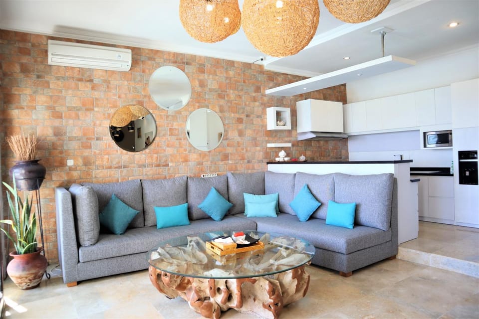 Kitchen or kitchenette, Living room, Seating area