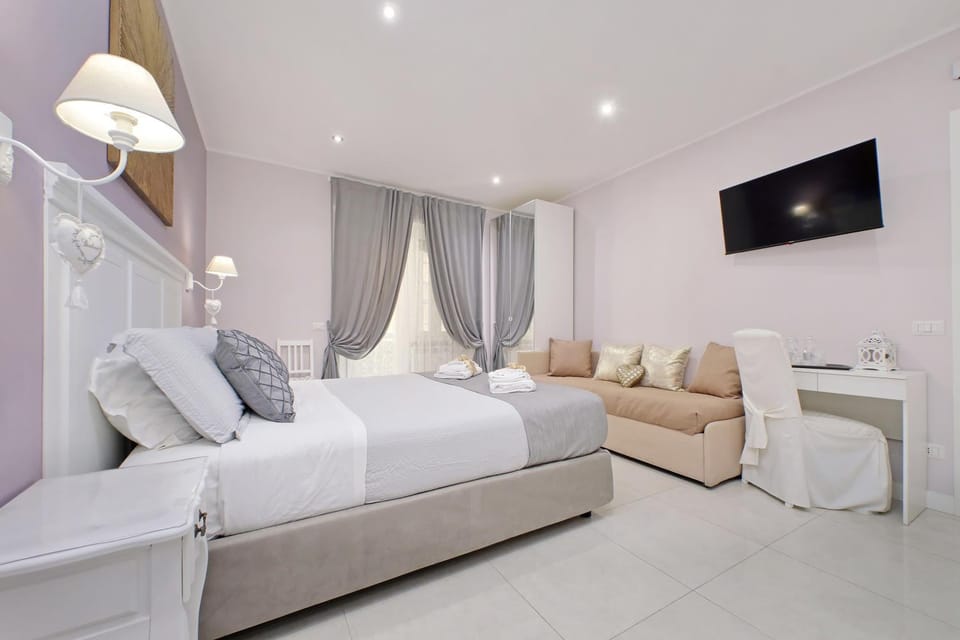 Bed, Photo of the whole room, Bedroom, safe, wardrobe