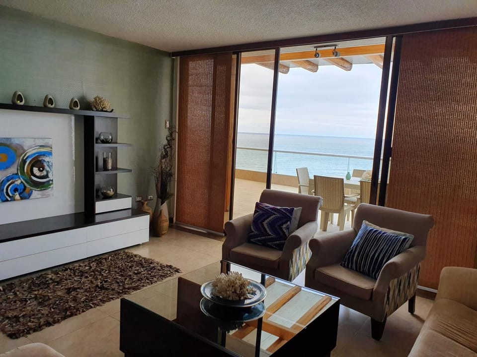 Living room, Sea view