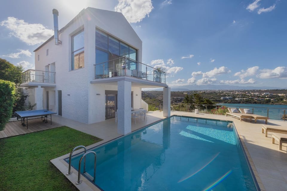 Property building, Garden, Garden view, Mountain view, Sea view, Swimming pool