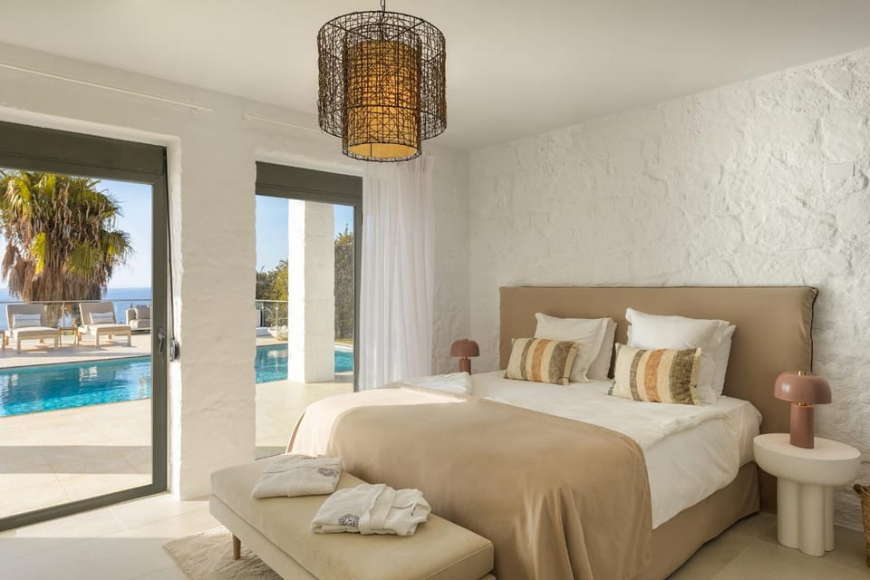 Bedroom, Pool view