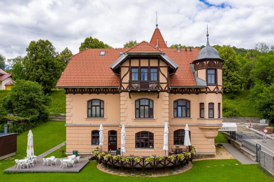 Property building, Garden