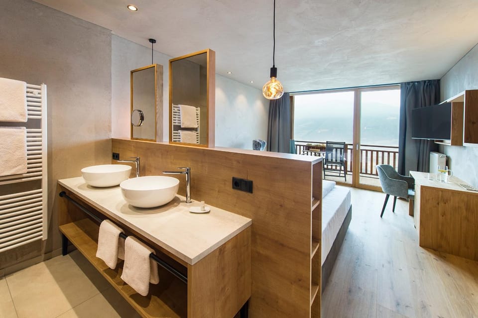 Bathroom, Photo of the whole room