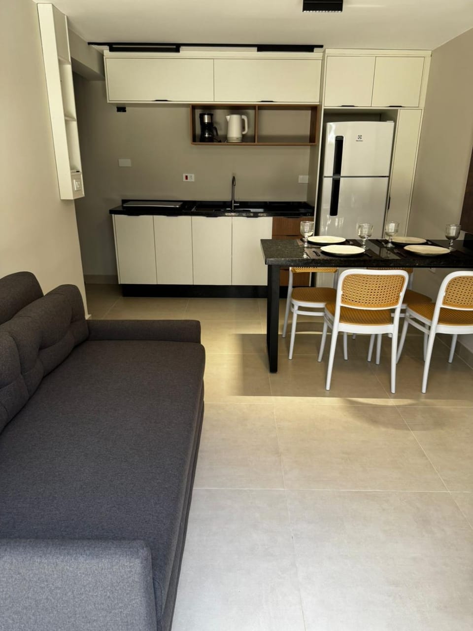 Kitchen or kitchenette, Living room, Dining area, minibar, stove
