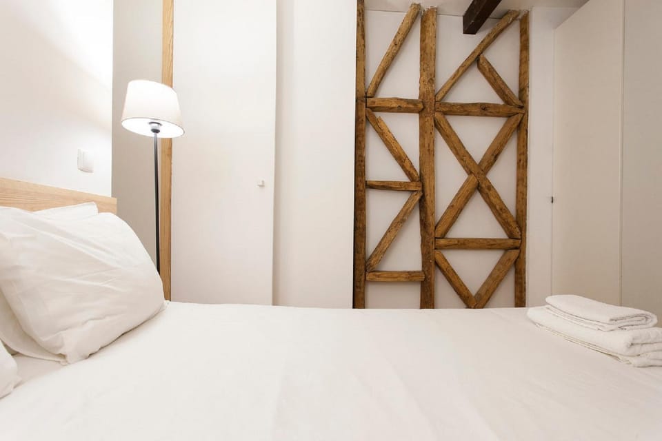 Center, Charm, Practical and Quiet Apartment in Lisbon
