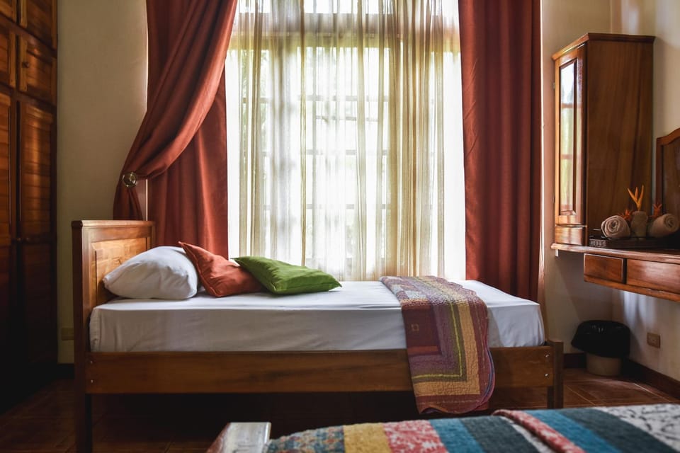 Casa Cora Bed and Breakfast Bed and Breakfast in Alajuela Province