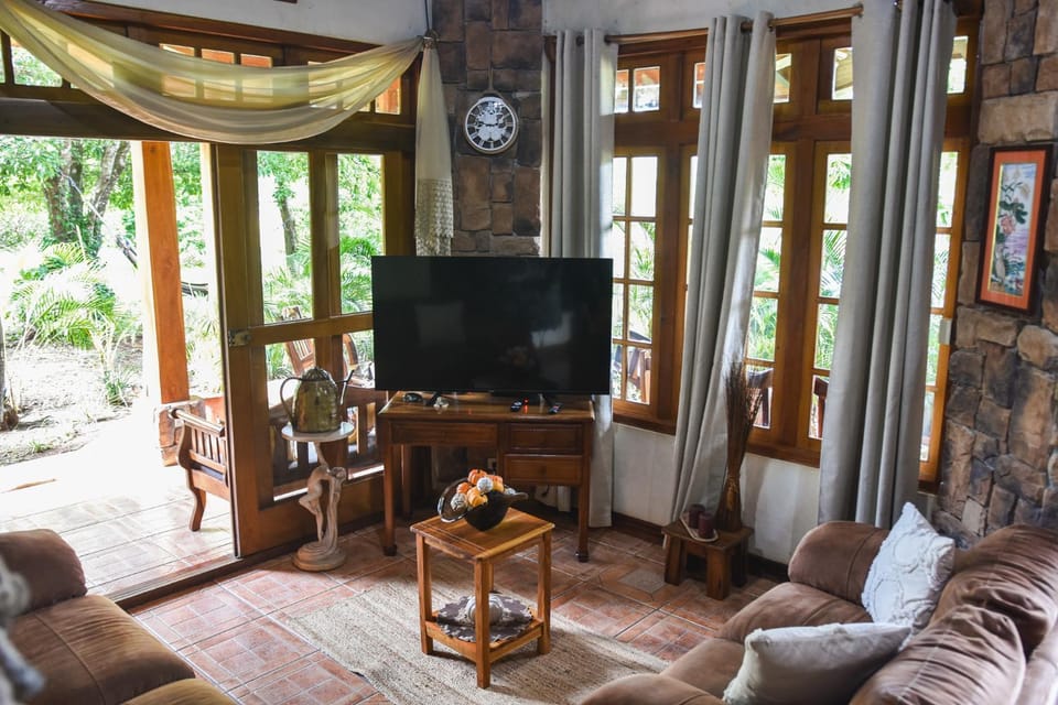 Casa Cora Bed and Breakfast Bed and Breakfast in Alajuela Province