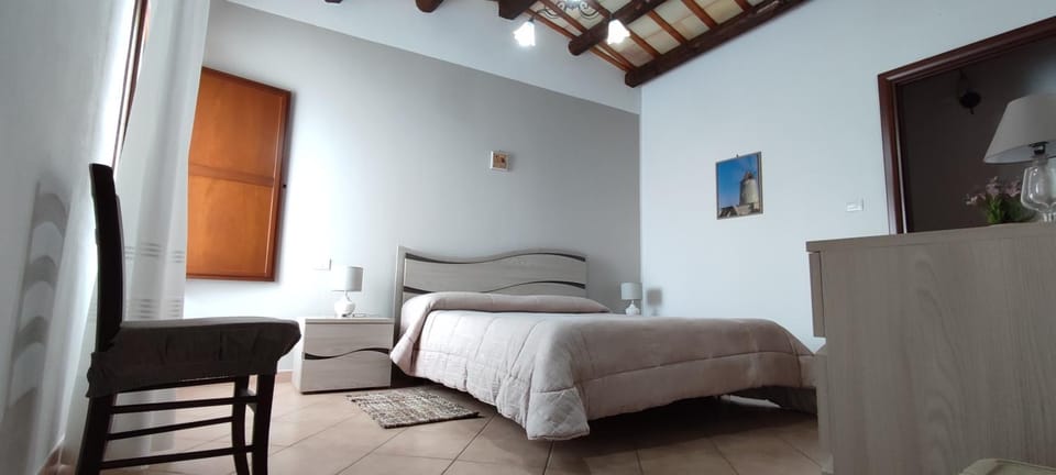 Bed, Photo of the whole room, Bedroom, hair dresser
