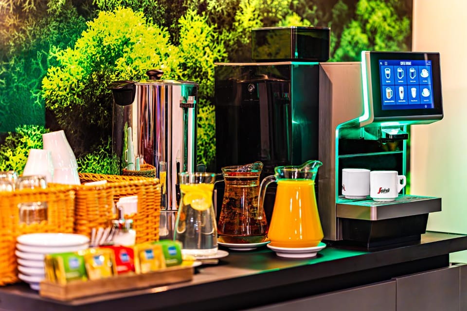 Coffee/tea facilities, Food and drinks, Breakfast, Drinks