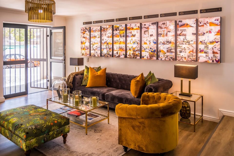 Communal lounge/ TV room