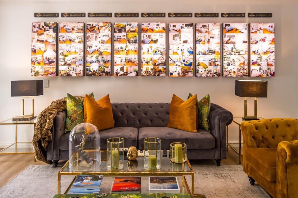 Communal lounge/ TV room