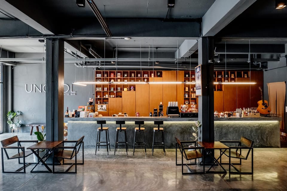 Restaurant/places to eat, Coffee/tea facilities, Lounge or bar, Food and drinks, Dining area, Meals, Drinks
