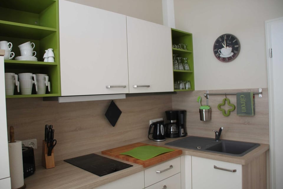Kitchen or kitchenette, kitchen