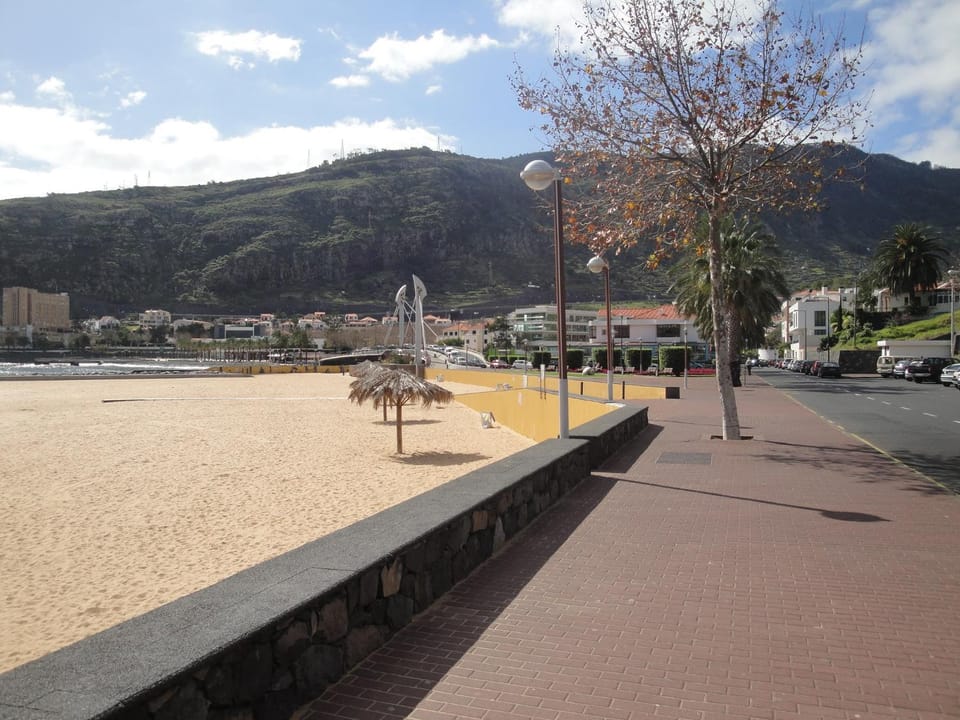 Nearby landmark, Beach, Area and facilities