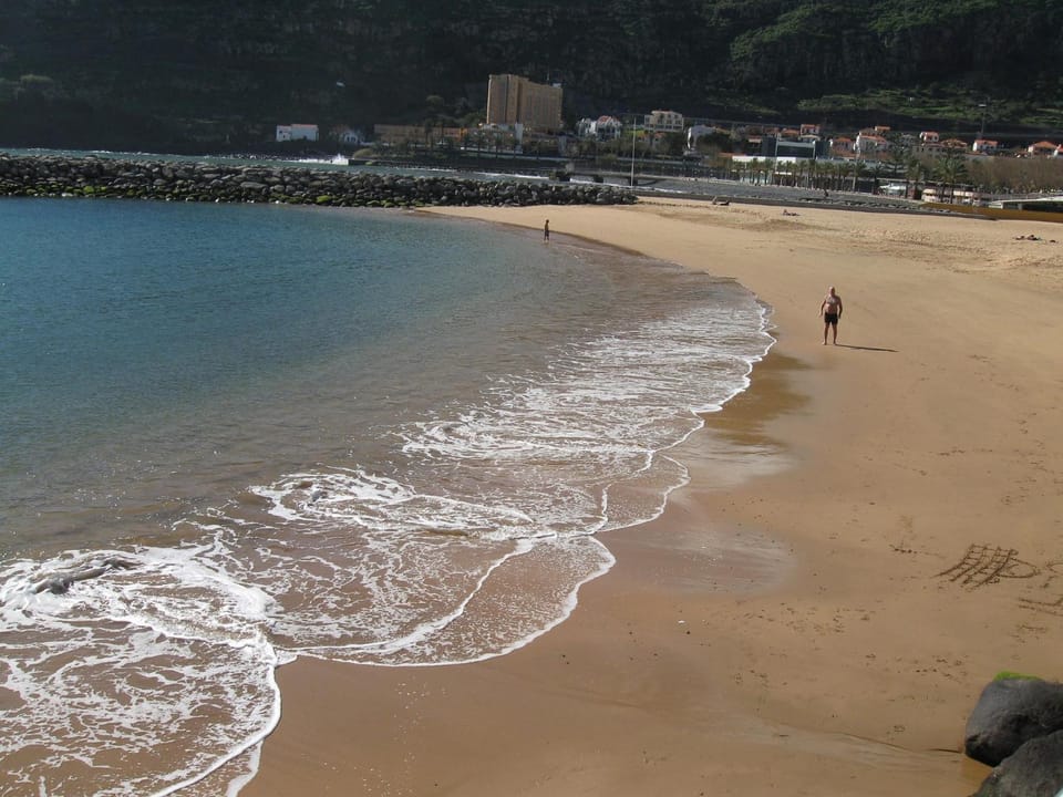 Nearby landmark, Beach, Area and facilities