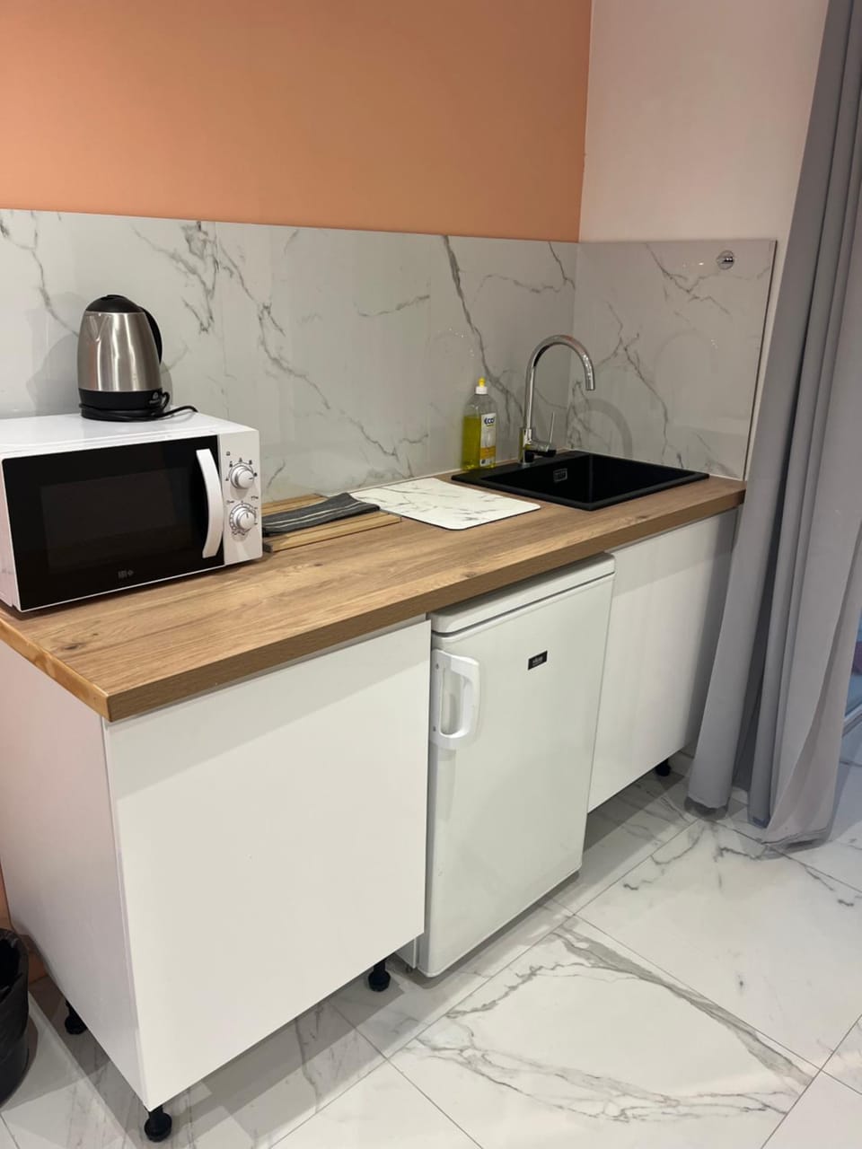 Hôtel Lyonnais Hostel in Nice