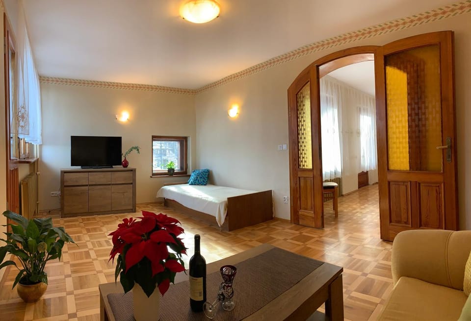Pensjonat Paradise Karpacz Górny Restauracja Viva La Pizza Przy wyciągu na KOPE Bed and Breakfast in Lower Silesian Voivodeship