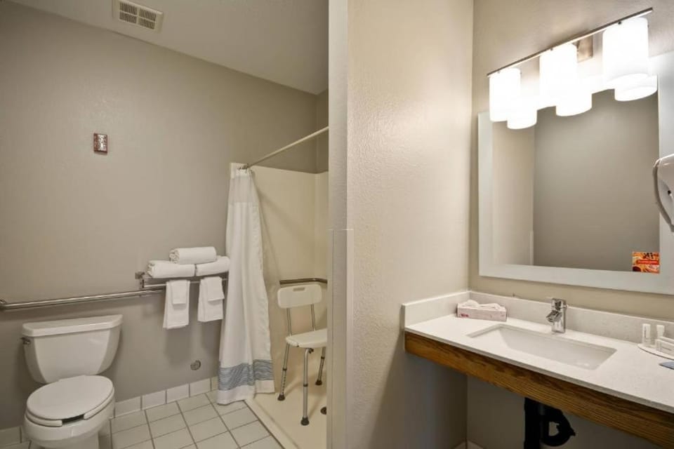 Shower, acessibility