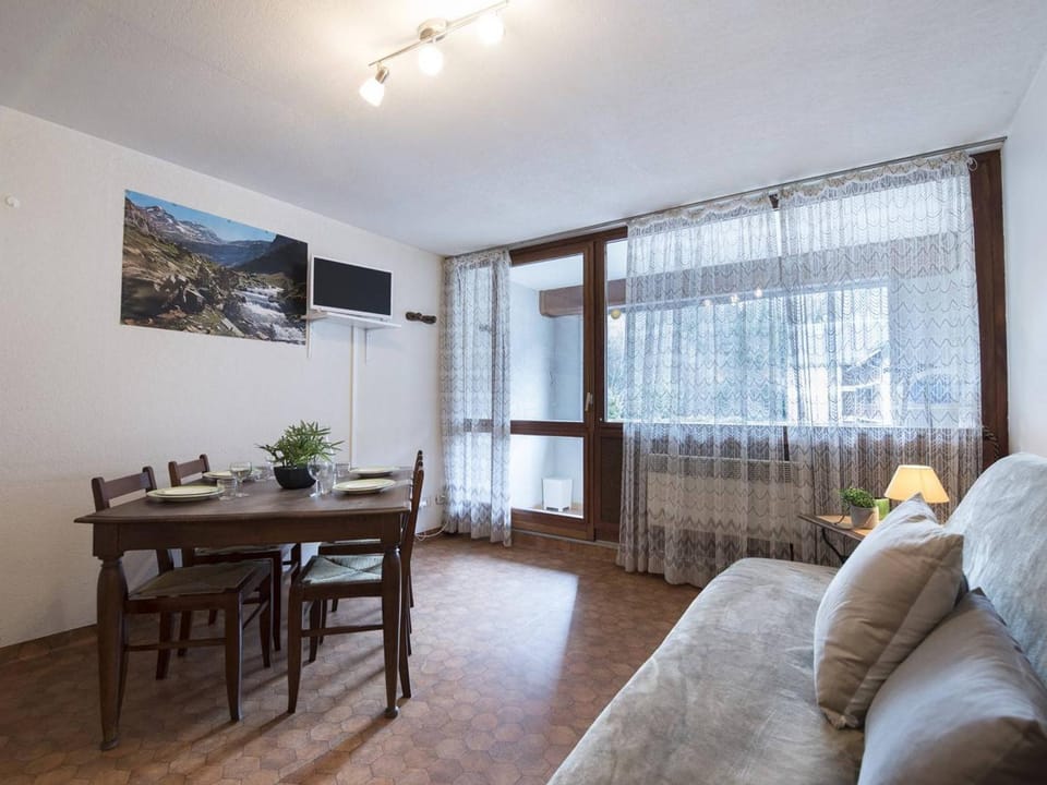 Studio 4 pers. avec parking proche centre et téléphérique - FR-1-296-170 Apartment in Saint-Lary-Soulan
