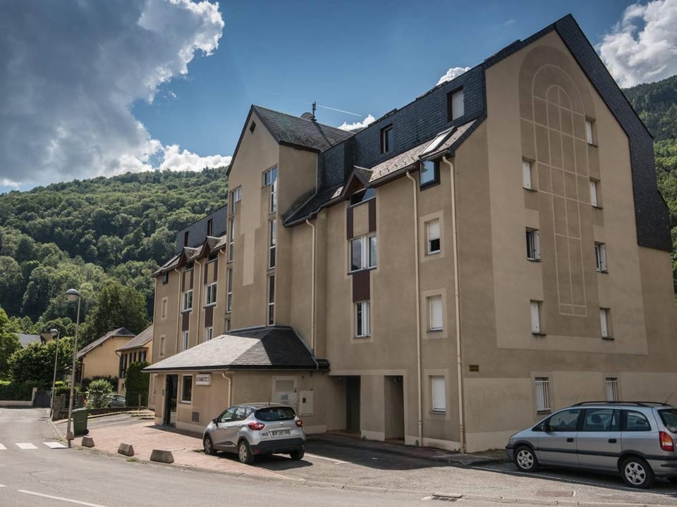 Appartement 6 pers à Saint-Lary avec Parking - FR-1-296-142 Apartment in Saint-Lary-Soulan