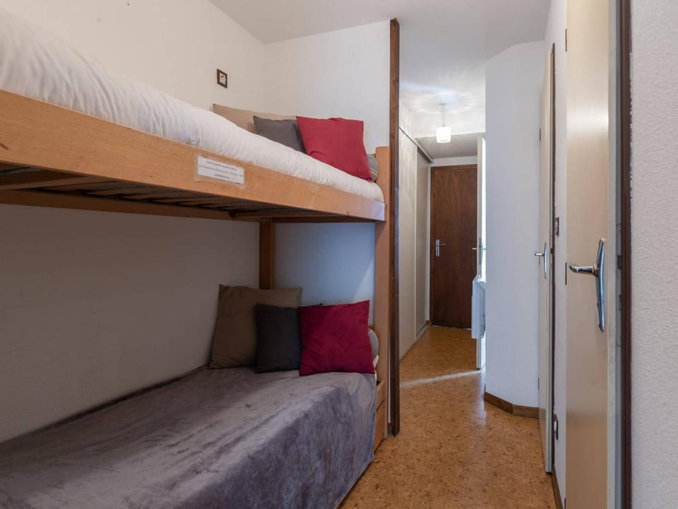 Appartement près télécabine, animaux admis, parking inclus pour 4 personnes à Vielle Aure - FR-1-296-206 Cabin in Saint-Lary-Soulan