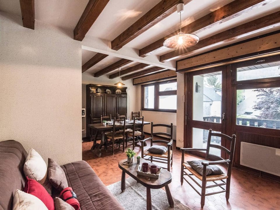 Appartement 4 pers avec terrasse, parking privé, proche thermes et remontées mécaniques - FR-1-296-198 Apartment in Saint-Lary-Soulan