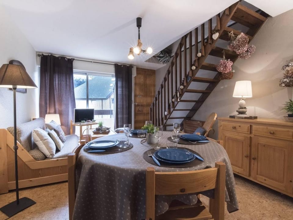 Duplex 4 personnes avec balcon à Saint Lary Village - FR-1-296-182 Apartment in Saint-Lary-Soulan